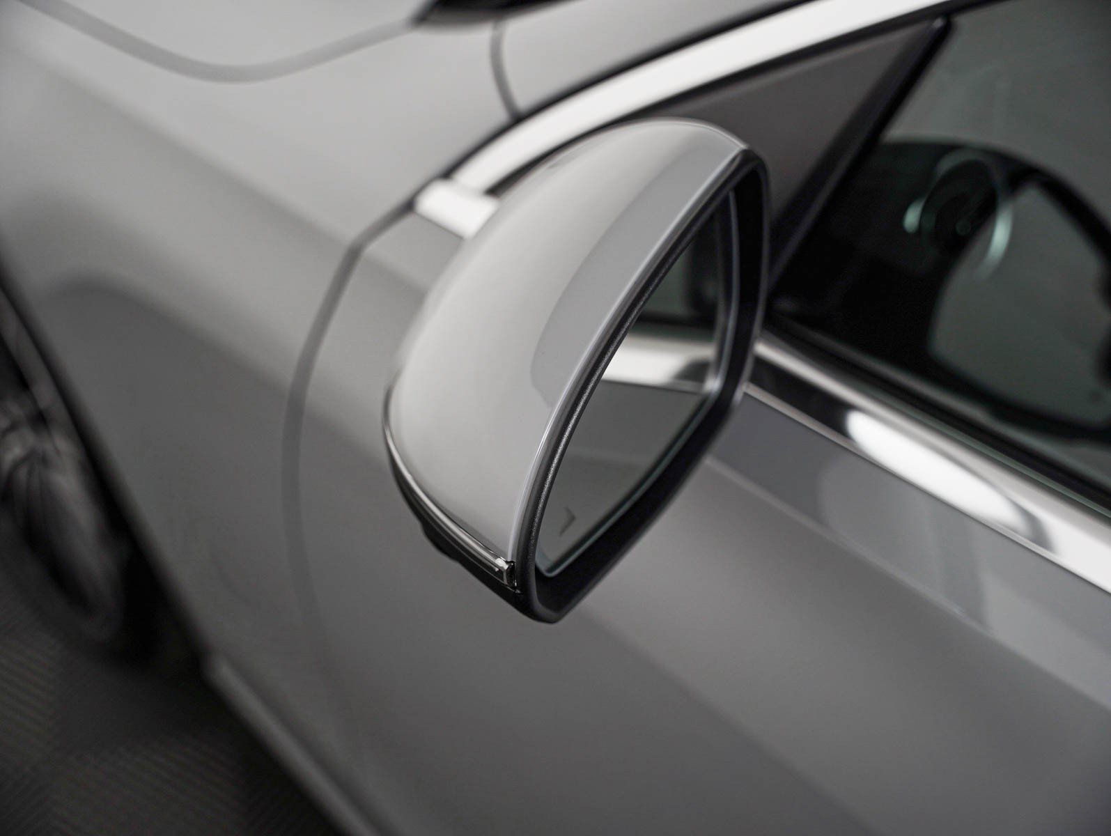 New 2026 MANUFAKTUR Alpine Grey Mercedes-Benz C 300 image 26