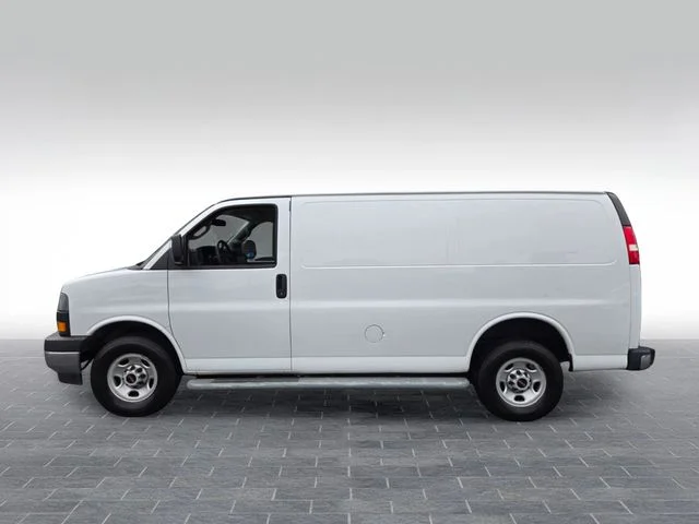 Used 2023 White GMC Work Van image 4
