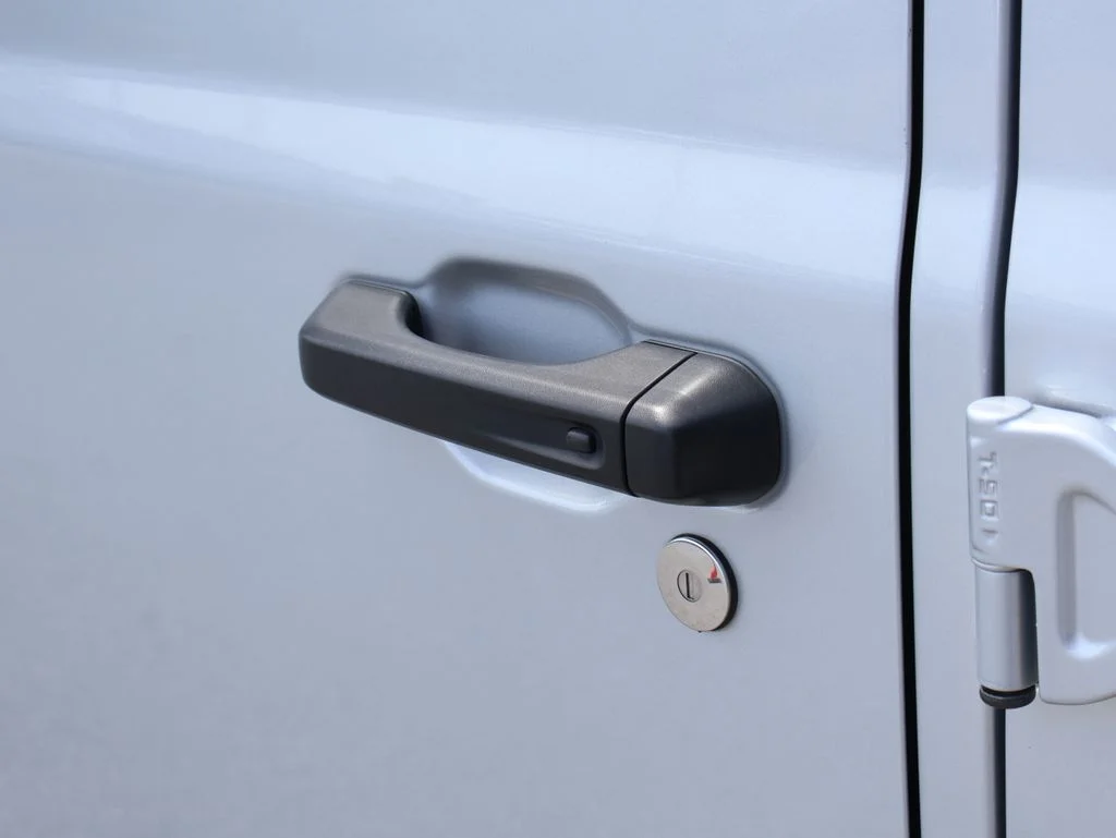 Used 2022 Silver Jeep Overland image 18