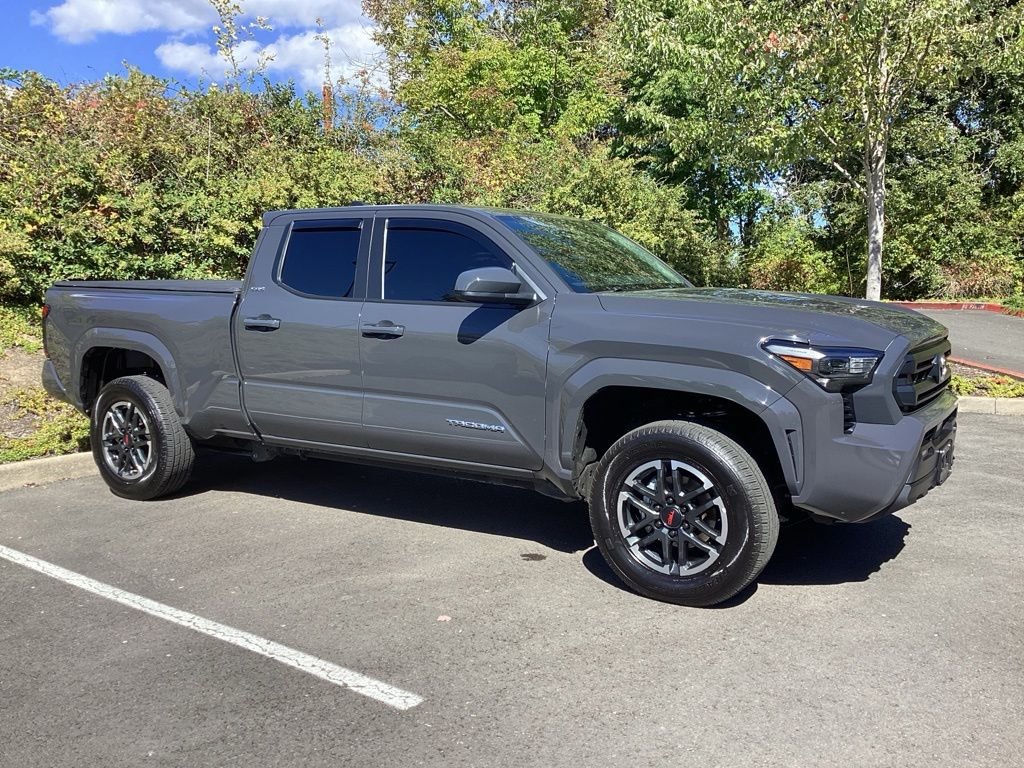 Used 2025  Toyota SR5 image 8