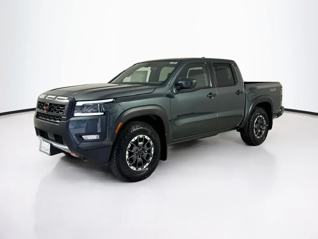 New 2027 Gray Nissan PRO-X image 3
