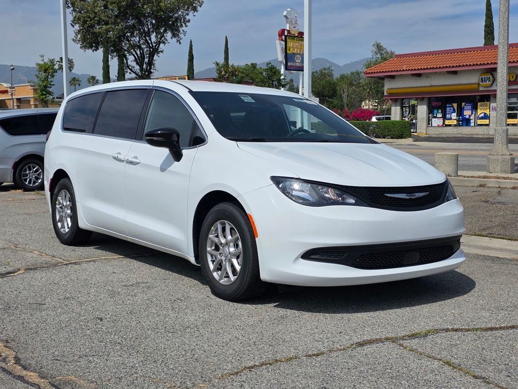 2026 Chrysler Voyager LX's photo