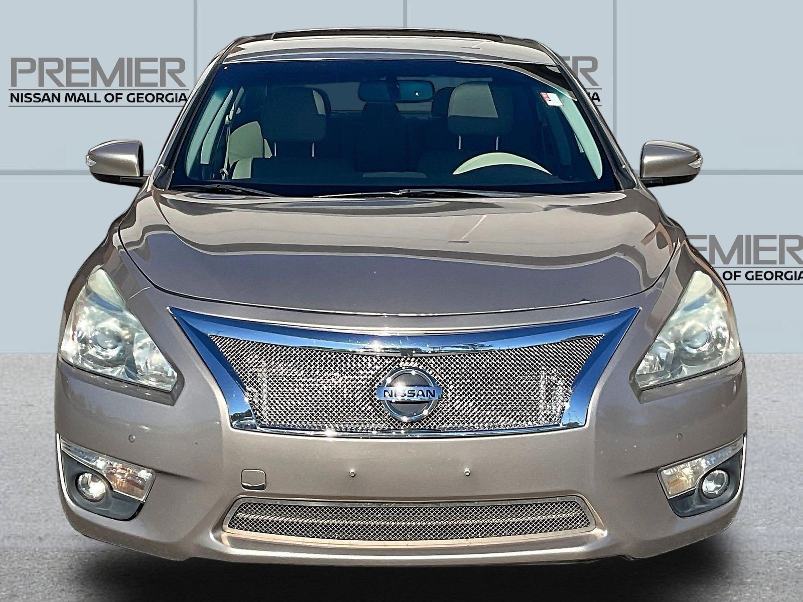 Used 2015 Beige Nissan 3.5 SL image 2