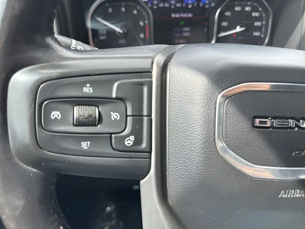 Used 2022 Black GMC Denali image 17