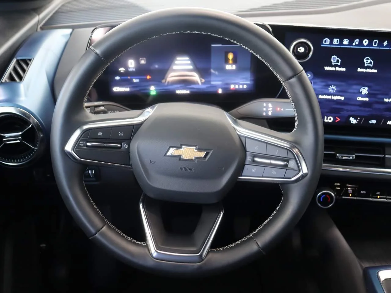 2024 Chevrolet Equinox EV LT - Photo 8