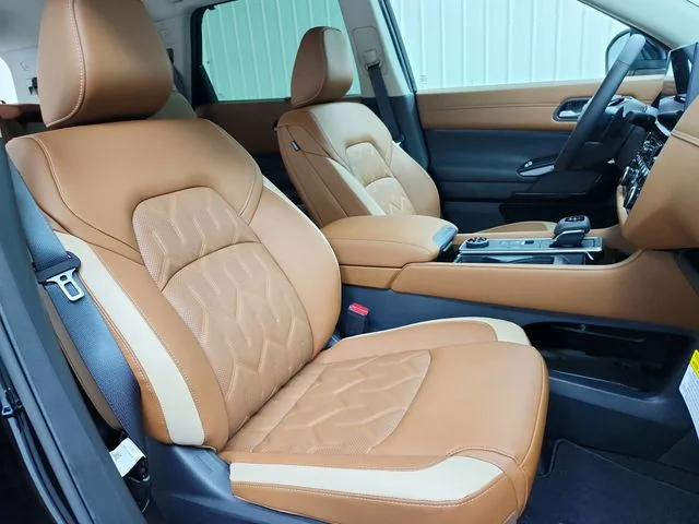 New 2026 Black Nissan Platinum image 48