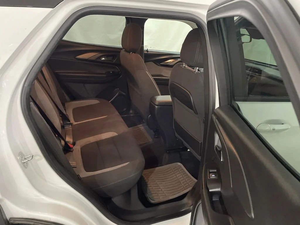Used 2022 Summit White Chevrolet LT image 23