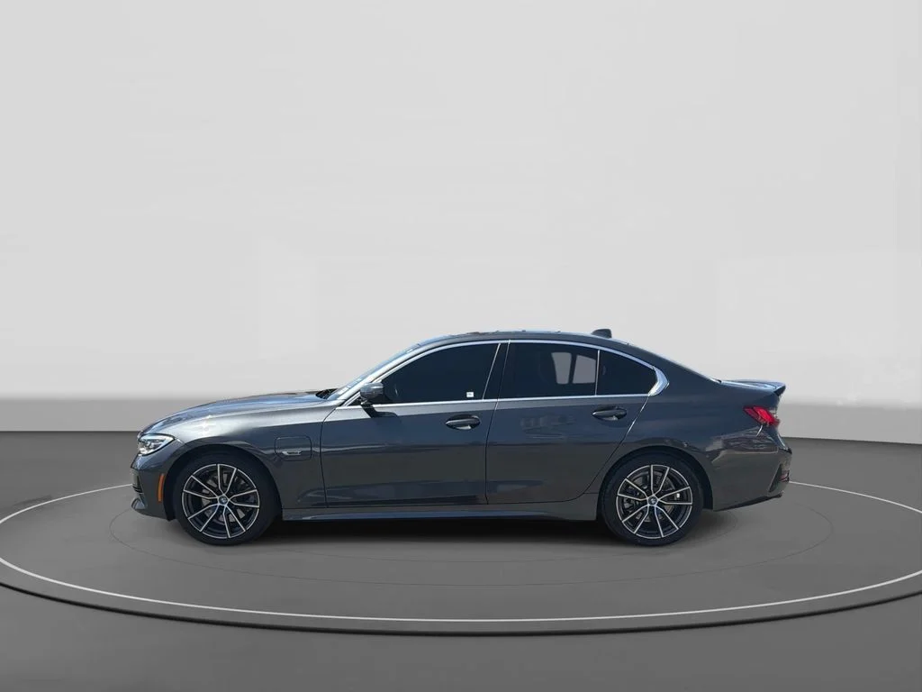 Used 2022 MINERAL GREY METALLIC BMW 330e image 4
