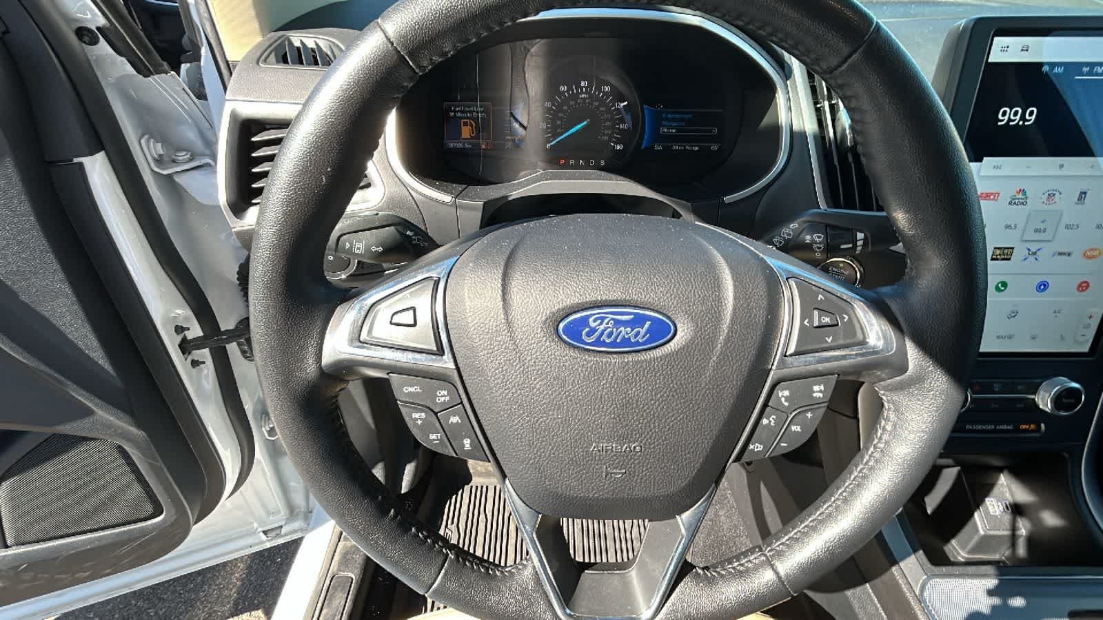 Used 2021 Oxford White Ford SEL image 17