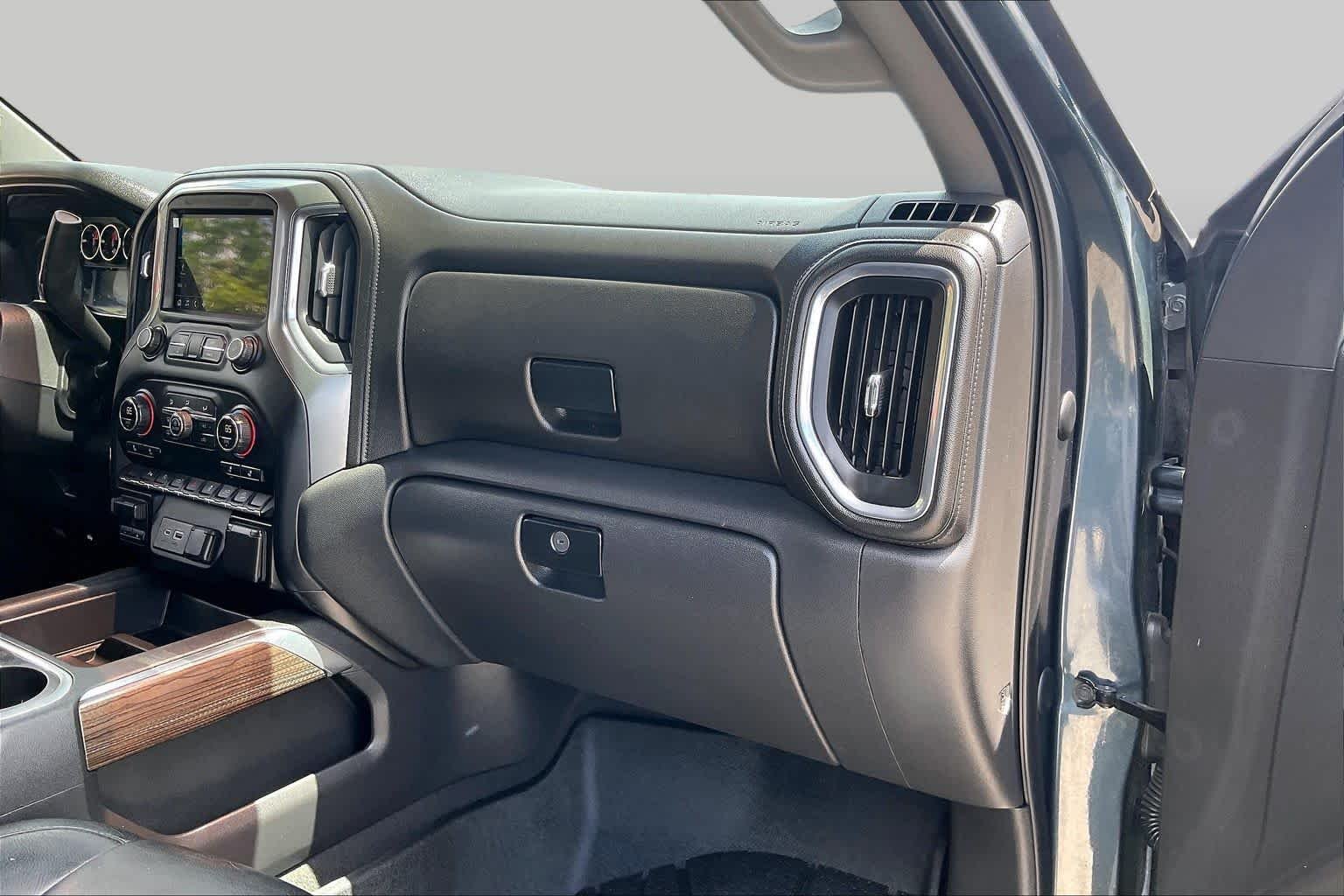 Used 2019 Shadow Gray Metallic Chevrolet RST image 18