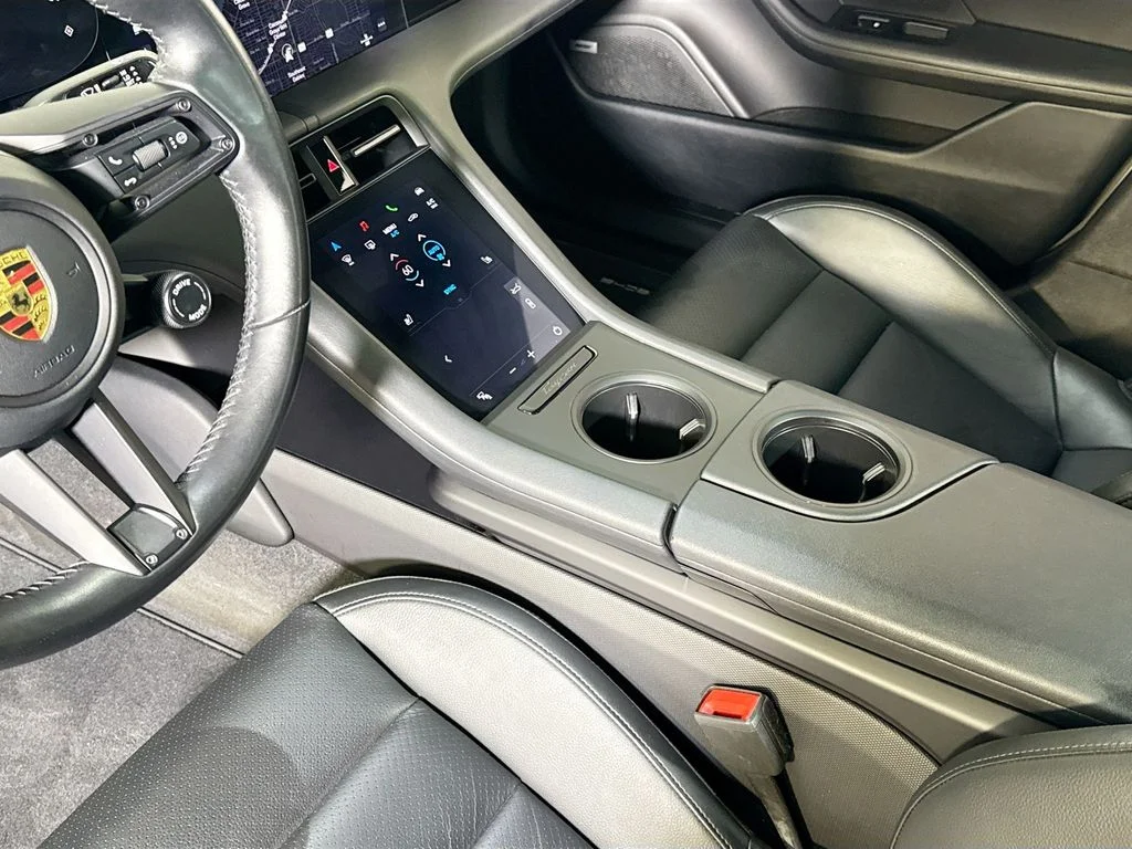 Used 2022 White Porsche  image 21