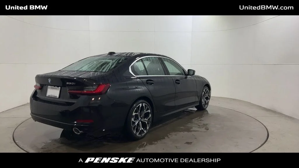 2026 BMW 3 Series 330i - Photo 8