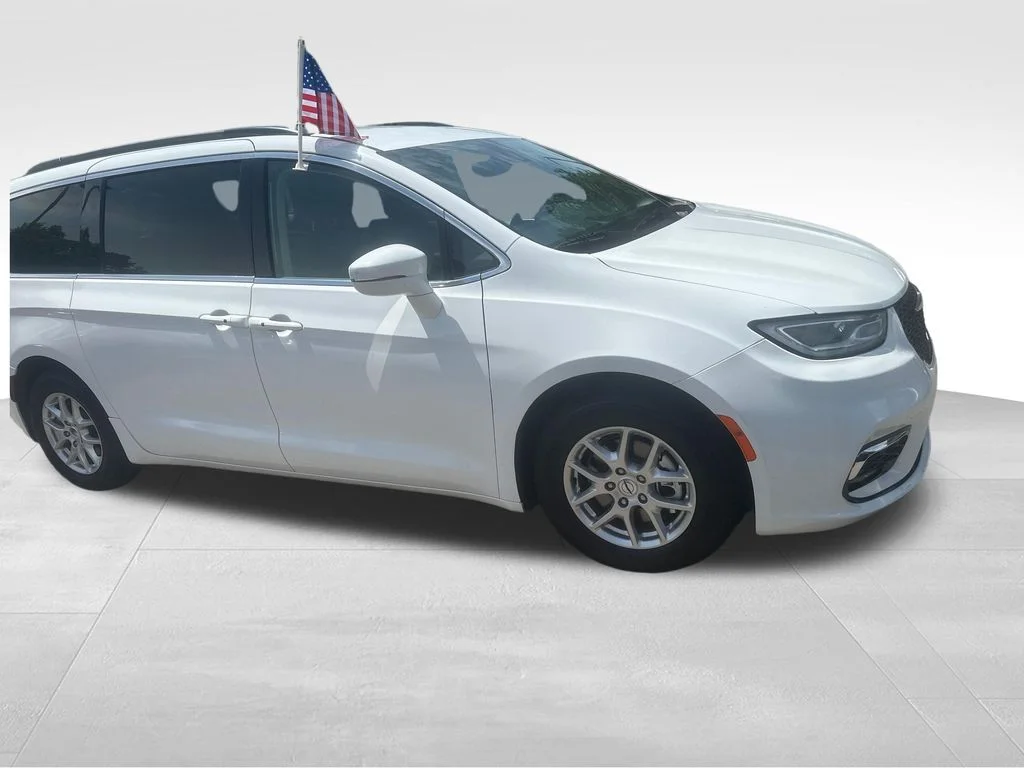 Used 2022 White Chrysler Touring L image 30
