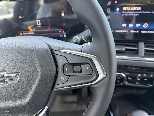 New 2026 Mosaic Black Metallic Chevrolet ACTIV image 29