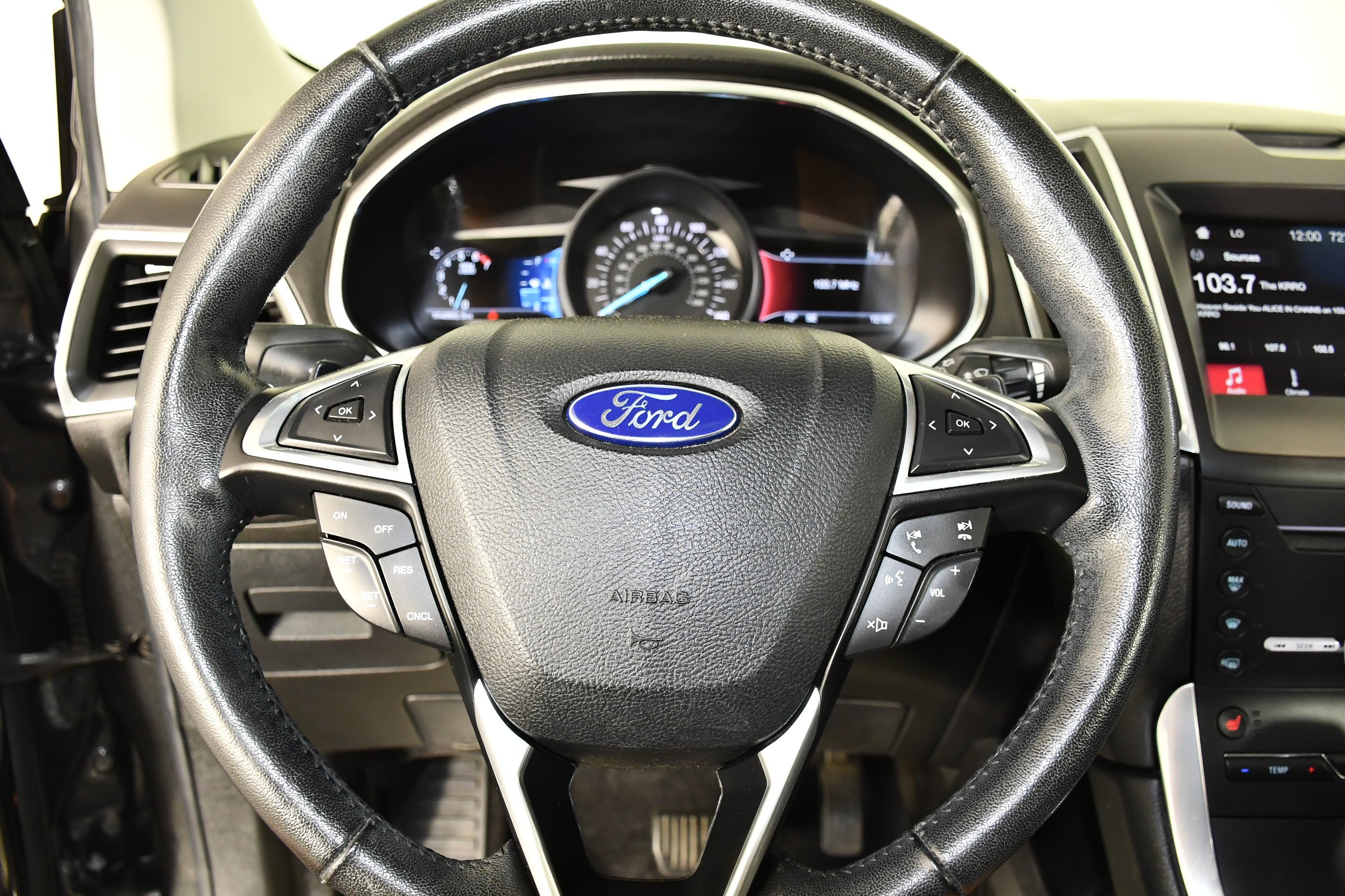 Used 2016 Magnetic Ford Titanium image 19