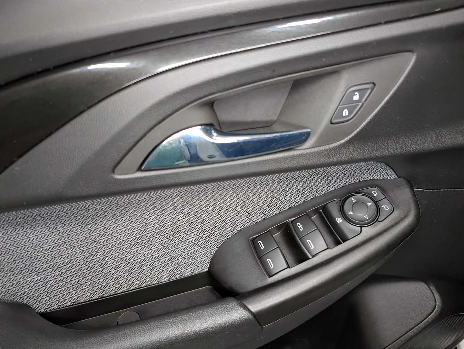Used 2022 Summit White Chevrolet LT image 40