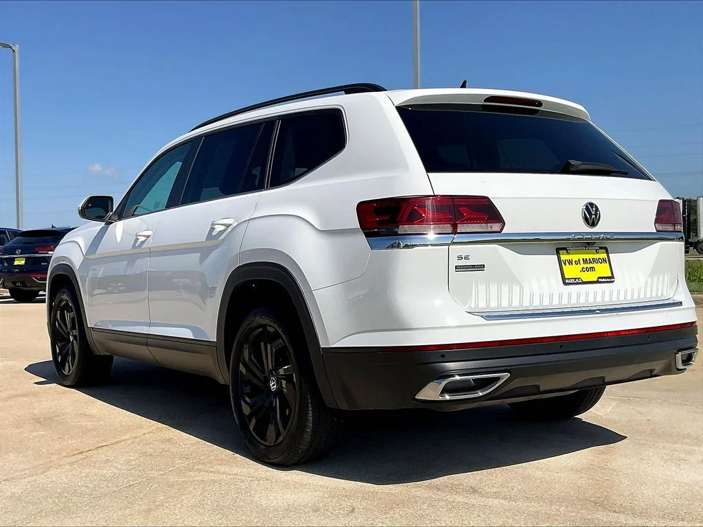 Used 2023 White Volkswagen 2.0T SE w/Technology image 4