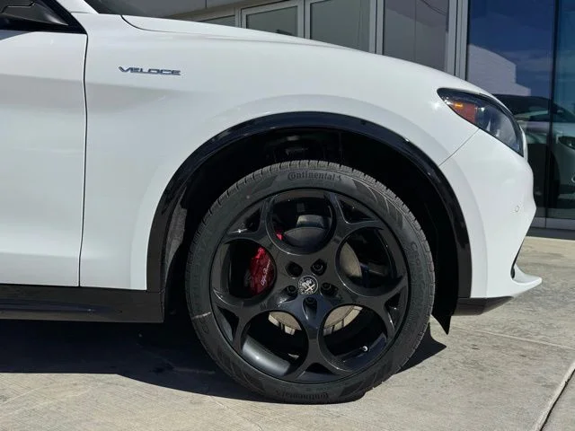 New 2026 White Alfa Romeo Base image 9