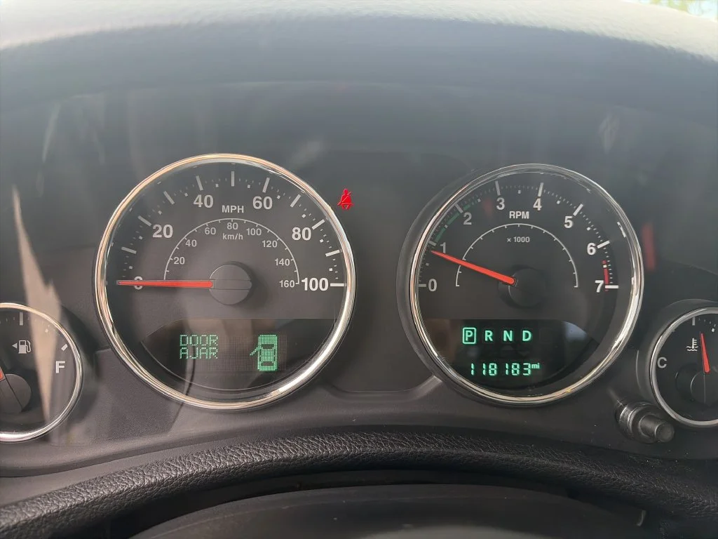 Used 2017 Silver Jeep Unlimited Sahara image 31
