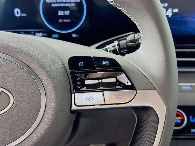 2025 Hyundai Elantra Blue - Photo 17