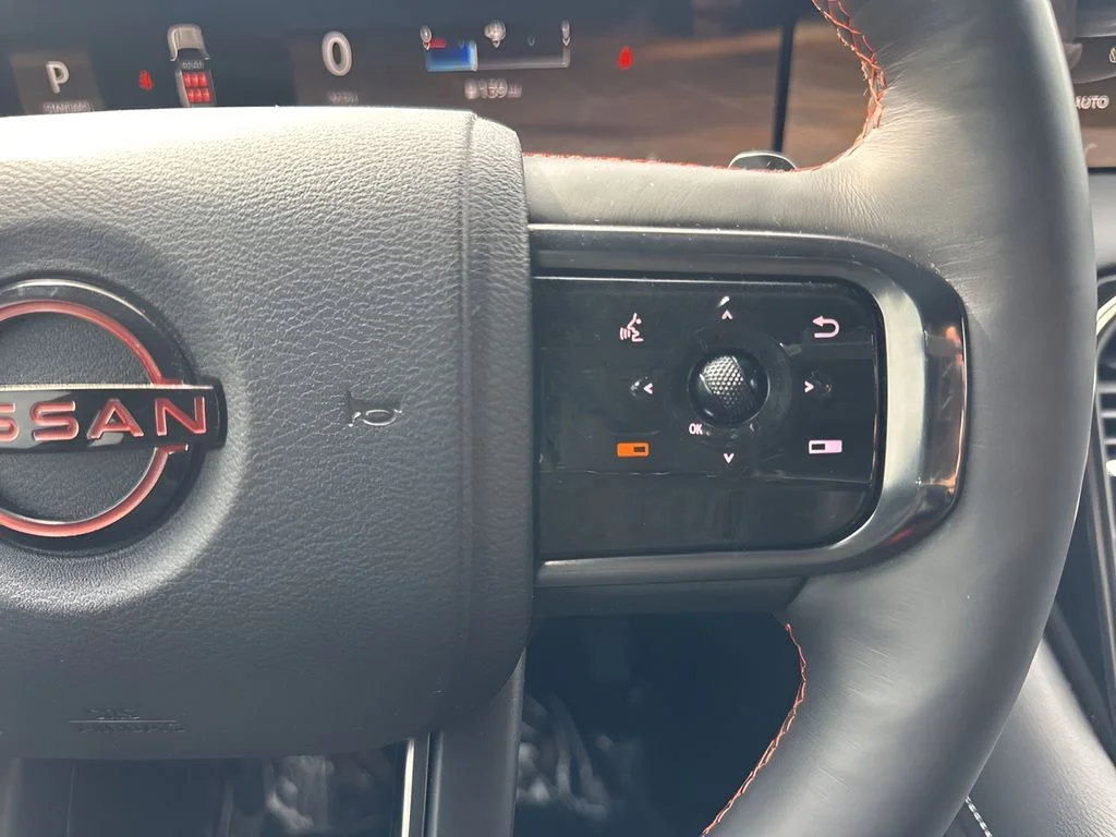 Used 2025 White Nissan PRO-4X image 17