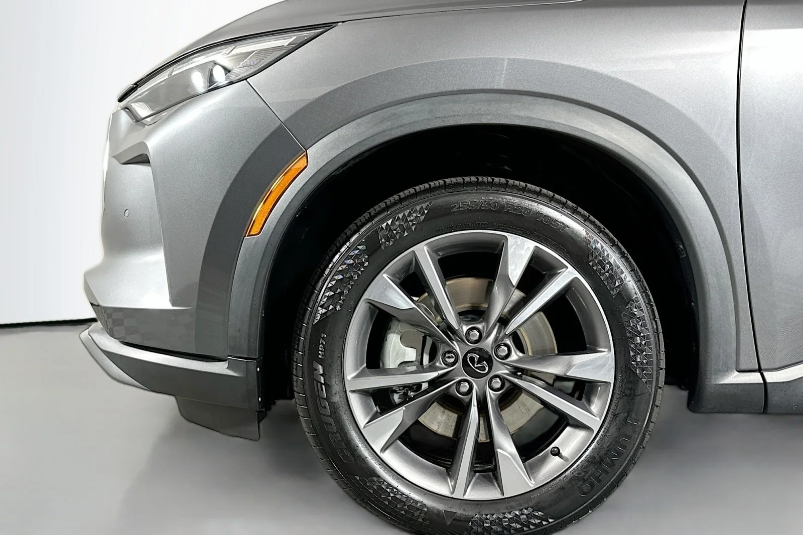 Used 2022 Graphite Shadow INFINITI LUXE image 13