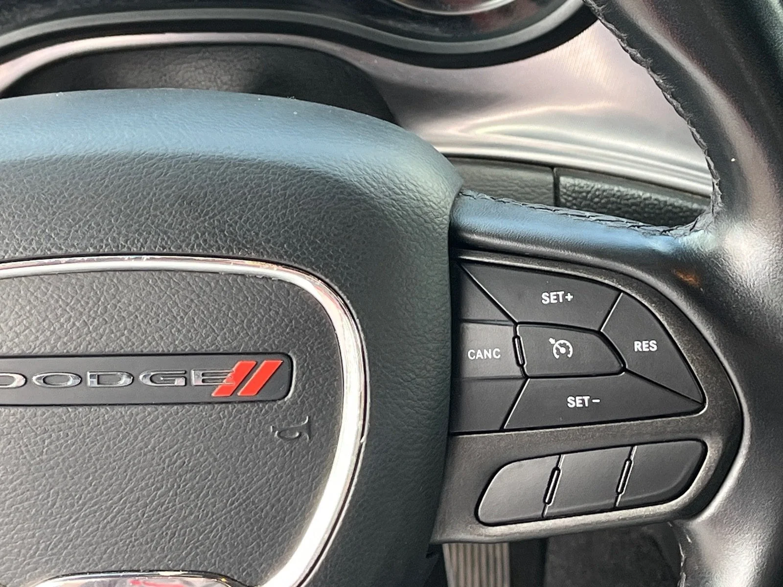 Used 2023 Torred Clearcoat Dodge SXT image 19