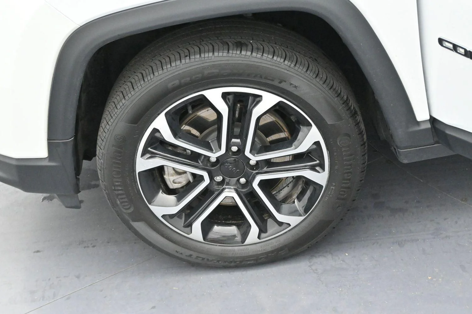 Used 2023 Bright White Clearcoat Jeep Limited image 33