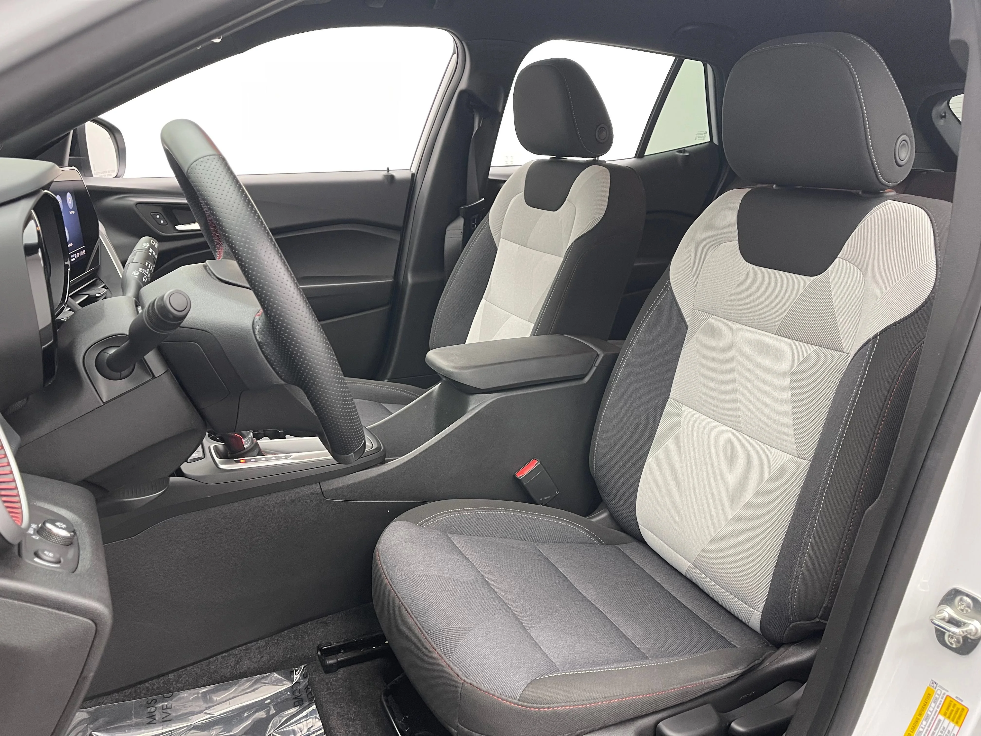 Used 2024 Summit White Chevrolet 1RS image 17
