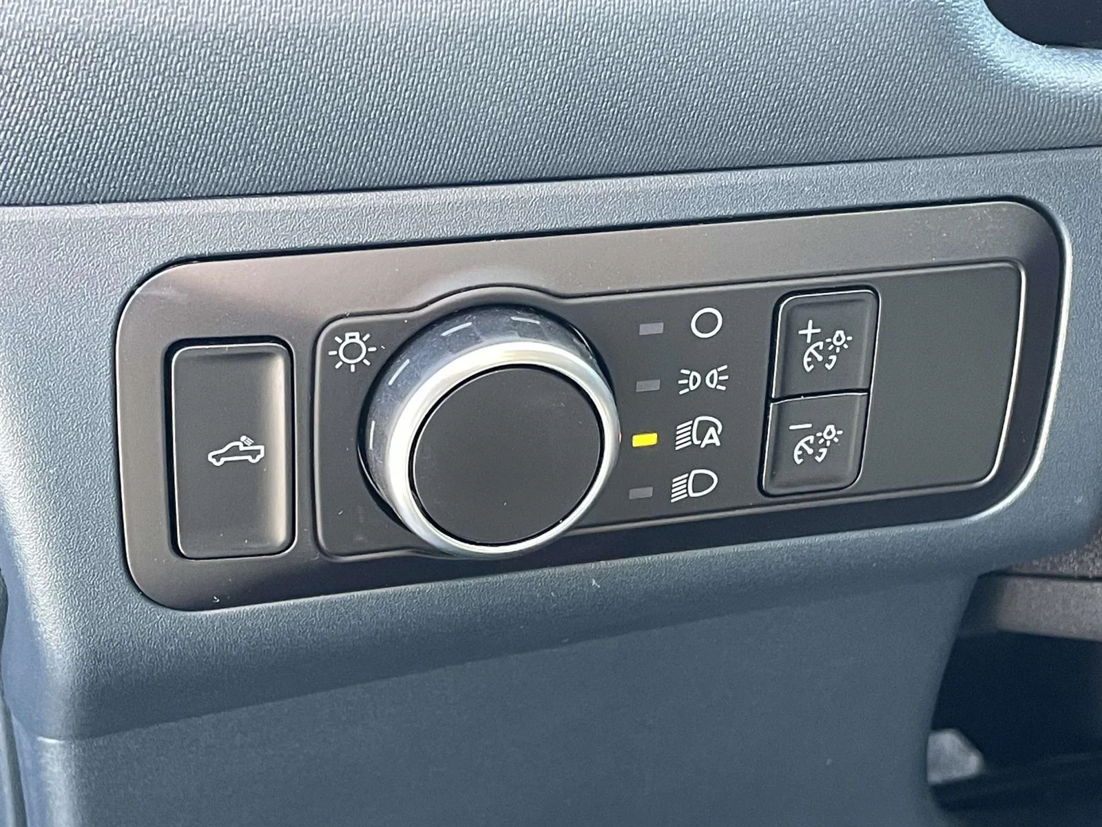 Used 2025 Desert Sand Ford XLT image 9