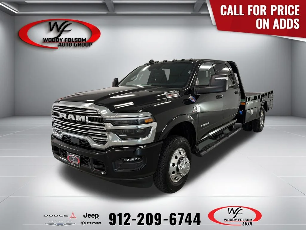 New 2026 Diamond Black Crystal Pearl-Coat Exterior Paint RAM Tradesman image 1