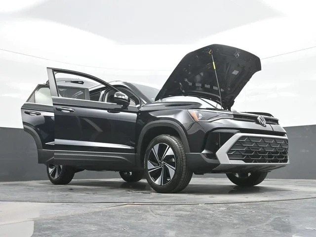 New 2026 Black Volkswagen 1.5T SE image 32