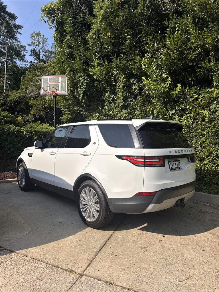 Used 2018 Fuji White Land Rover HSE Luxury image 2