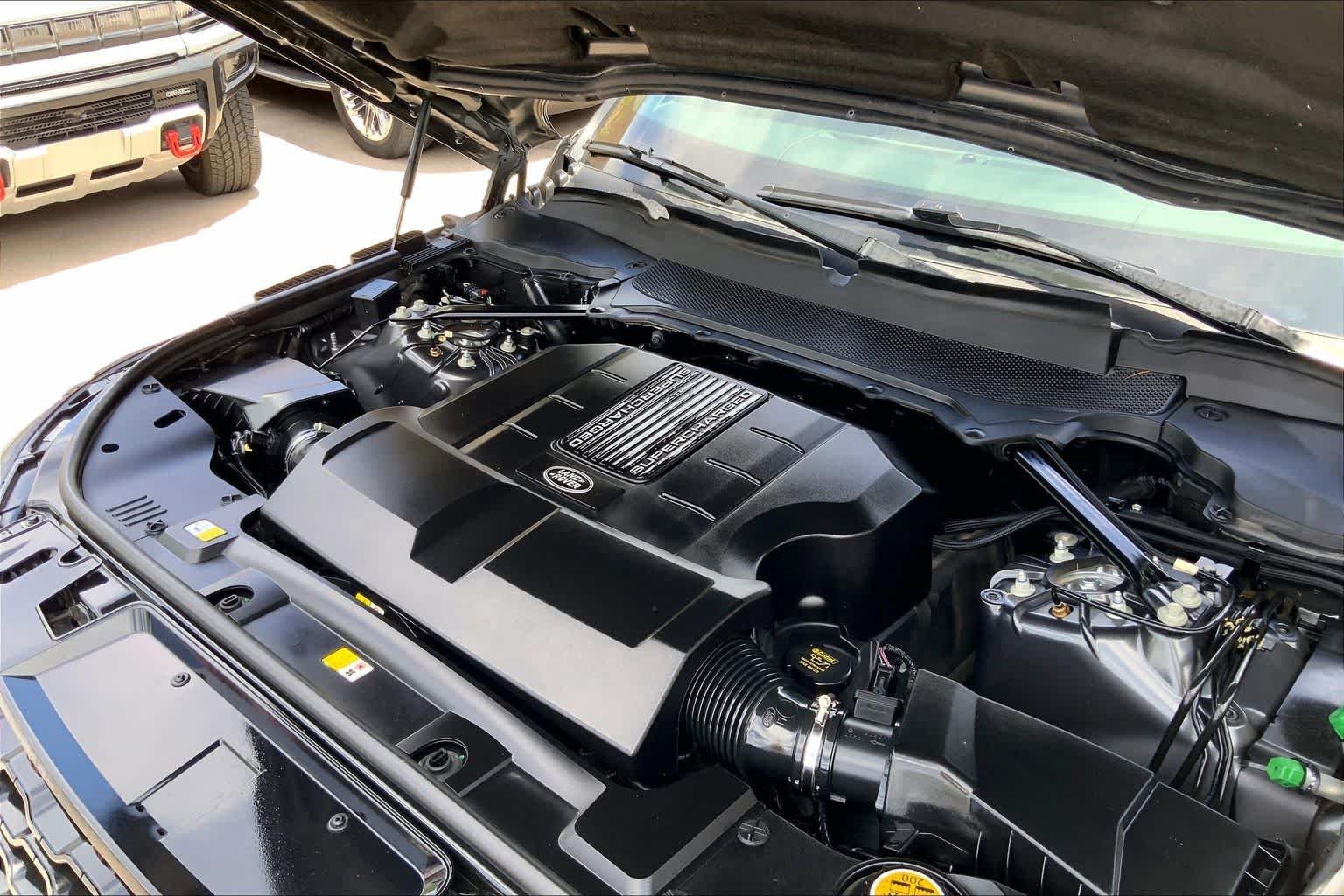 Used 2019 Borealis Black Metallic Land Rover HSE image 33