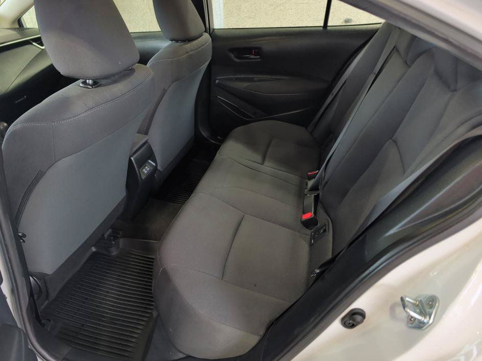 Used 2023 Ice Toyota LE image 9