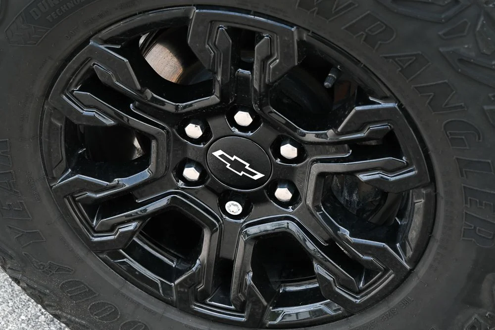 Used 2022 Blue Chevrolet ZR2 image 23