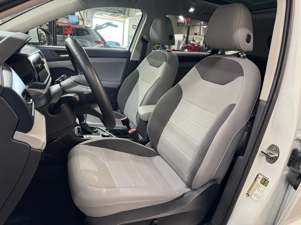 Used 2024 White Volkswagen 1.5T SE image 17
