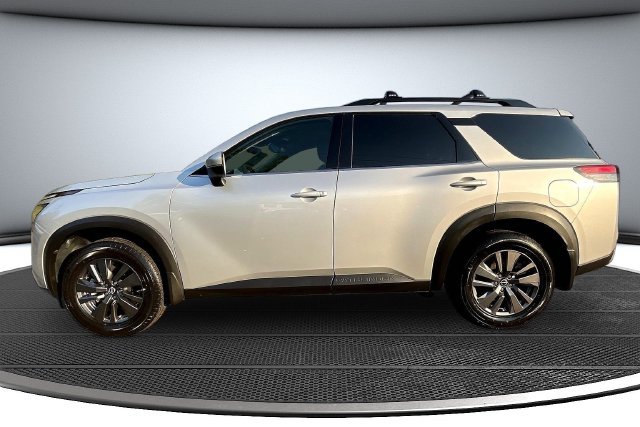 Used 2022 Silver Nissan SV image 8