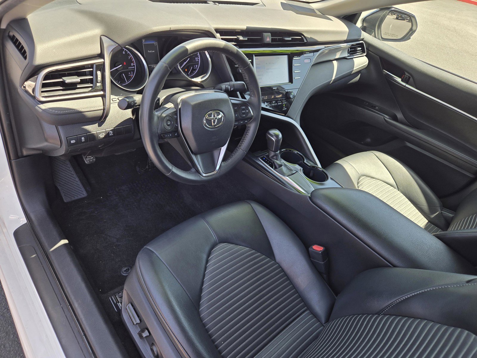 Certified Used 2020 White Toyota  image 23