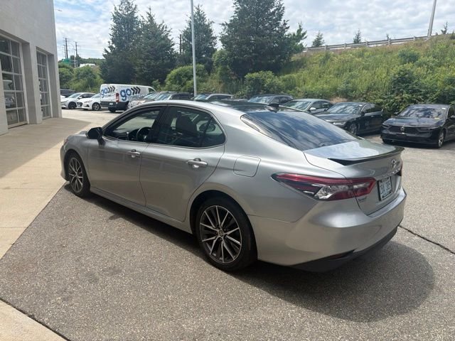 Used 2022 Silver Toyota XLE image 4