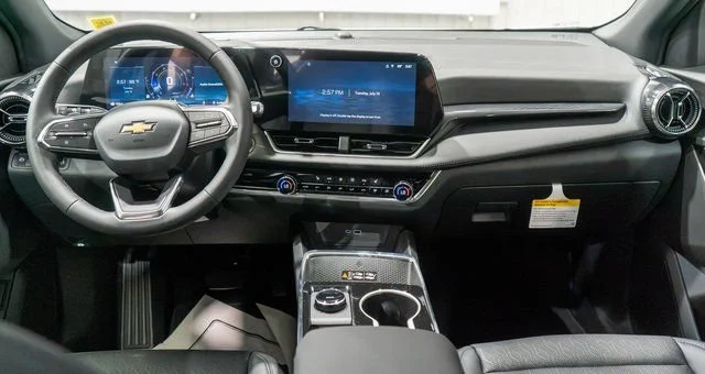 New 2027 Summit White Chevrolet LT image 13