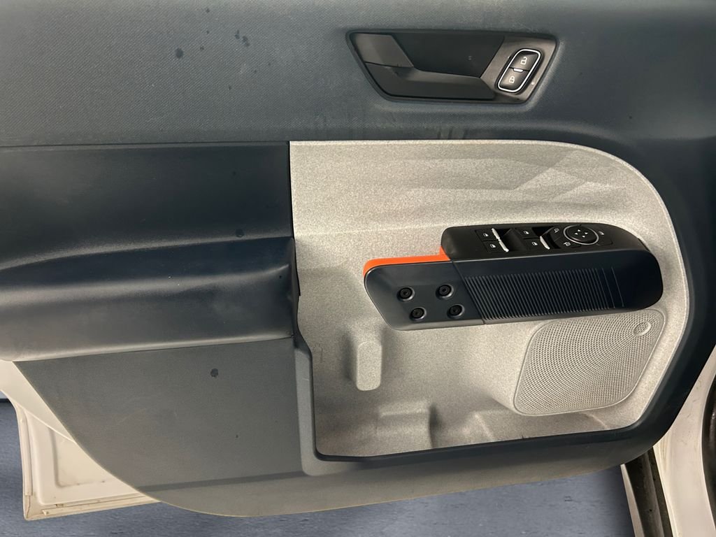 Used 2022 White Ford XLT image 12