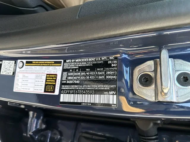 Used 2026 Blue Mercedes-Benz 4MATIC® image 35