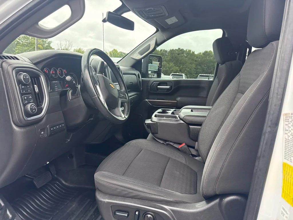Used 2023 White Chevrolet LT image 3