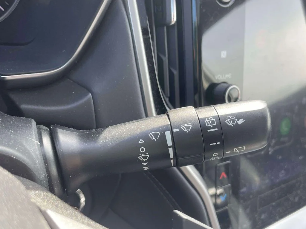 Used 2022 White Subaru Limited image 25