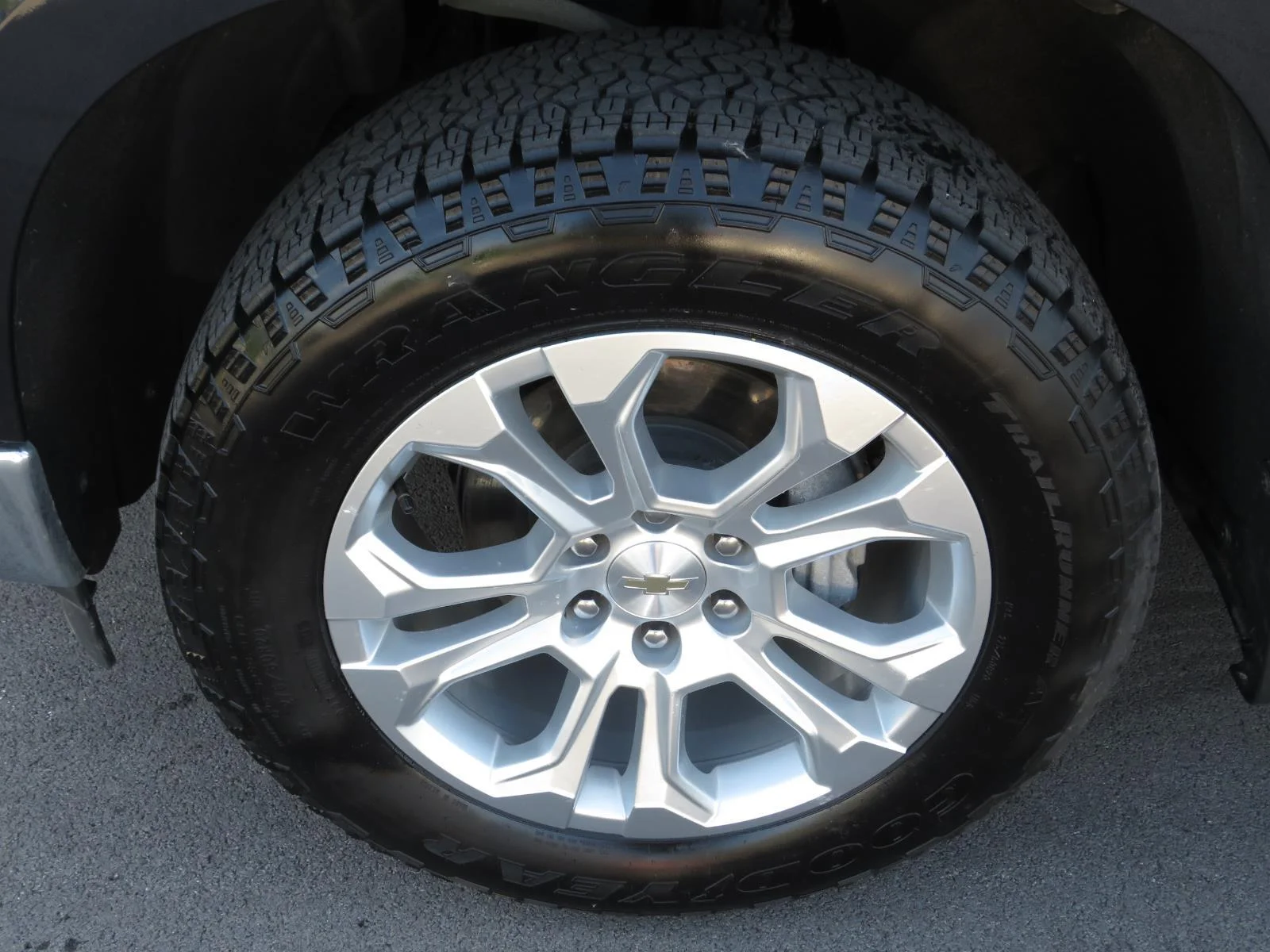 Used 2023 Dark Ash Metallic Chevrolet LTZ image 19