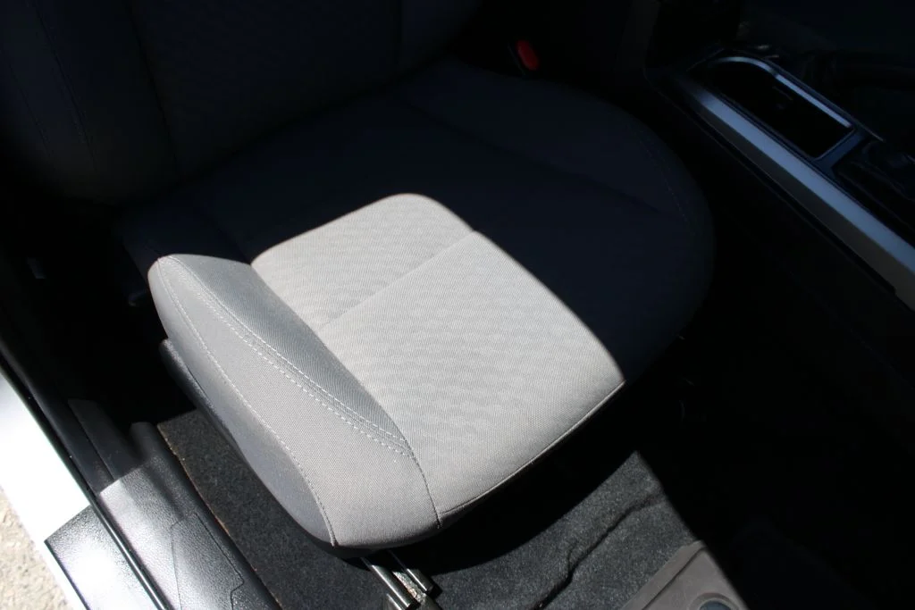 Used 2022 White Toyota SR5 image 11