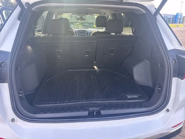 Used 2021 SUMMIT WHITE Chevrolet LT image 27
