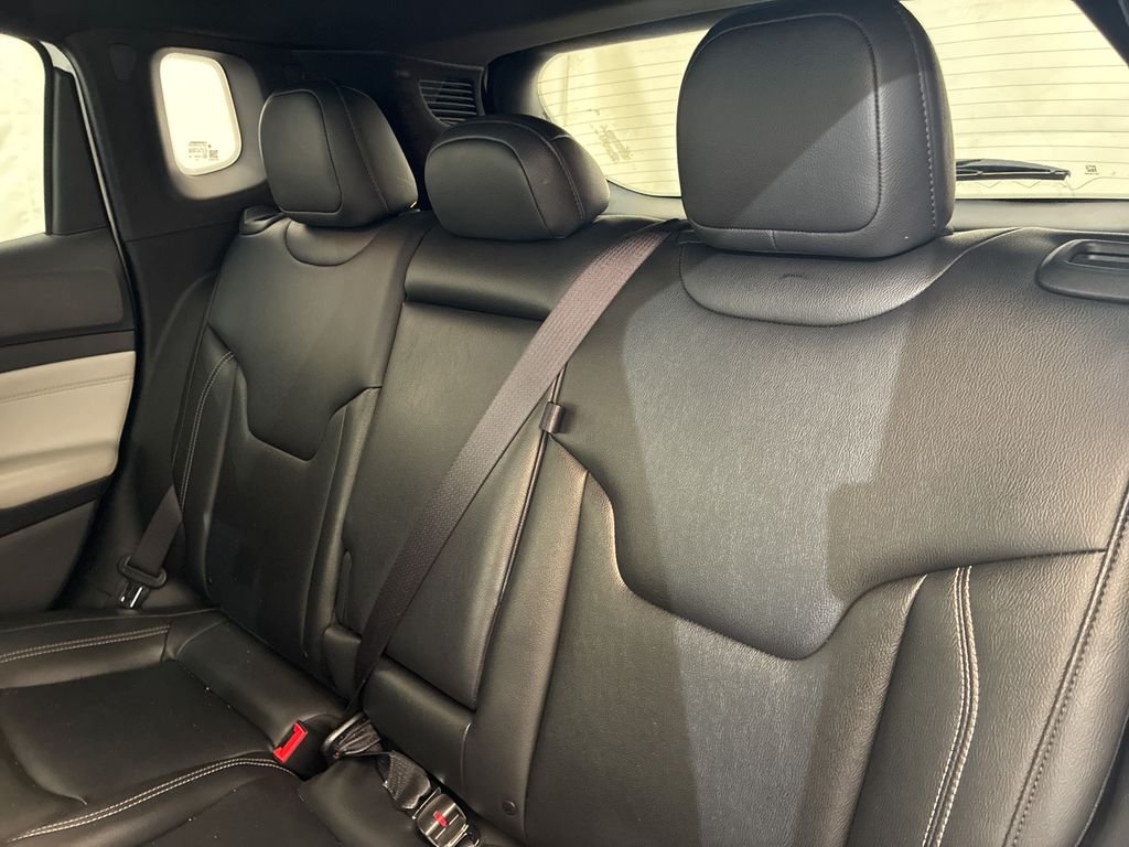 Used 2025 White Jeep Limited image 11