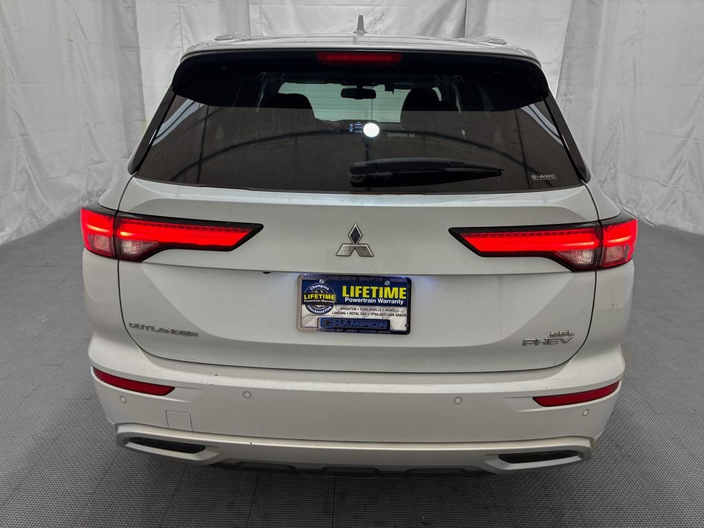 Used 2024 White Mitsubishi SEL image 6